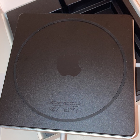 Brand New! Apple USB SuperDrive - Picture 8 of 10